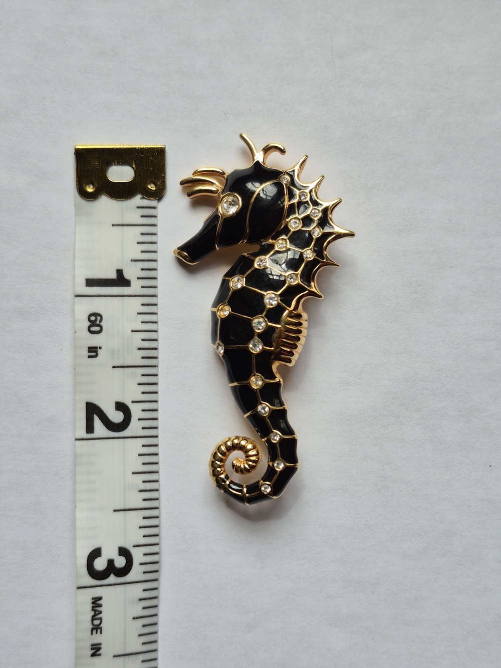 Vintage Signed SAL Swarovski Gold and Black Enamel Seahorse Brooch - Picture 4 of 4